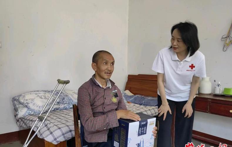 常德市红十字会赴鼎城区开展“端午”“六一”双节慰问活动