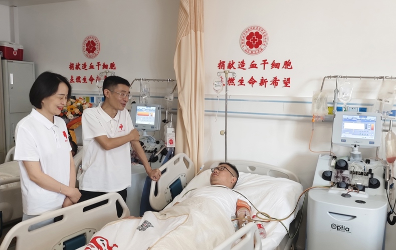 侄子受捐康复 ，他主动捐献，儿子力挺陪护