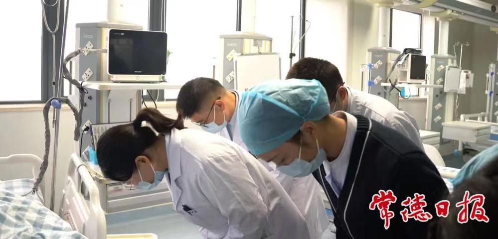 常德红十字会与爱尔眼库角膜接收站一行探望角膜遗体捐献者家属