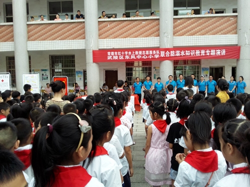 东风小学44.jpg
